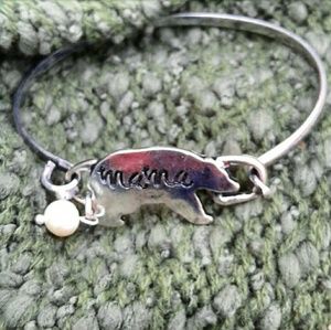 💥PRICE ⬇💥2/ $15 Mama Bear Silver Bangle Bracelet